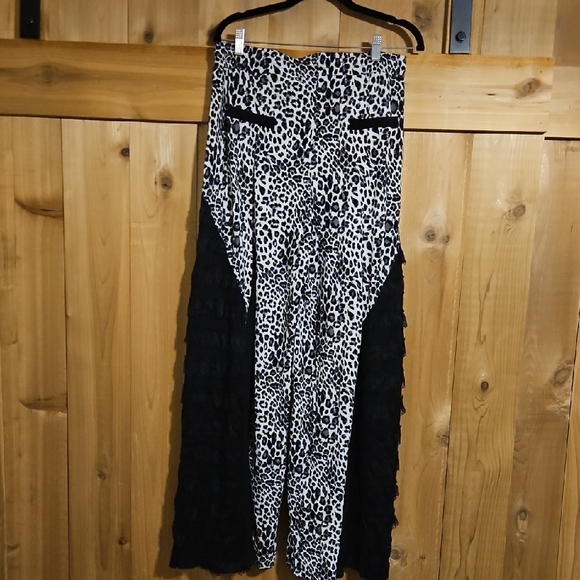 POL Wild Lace Black and White Leopard Print Pantsuit - Picture 5 of 7